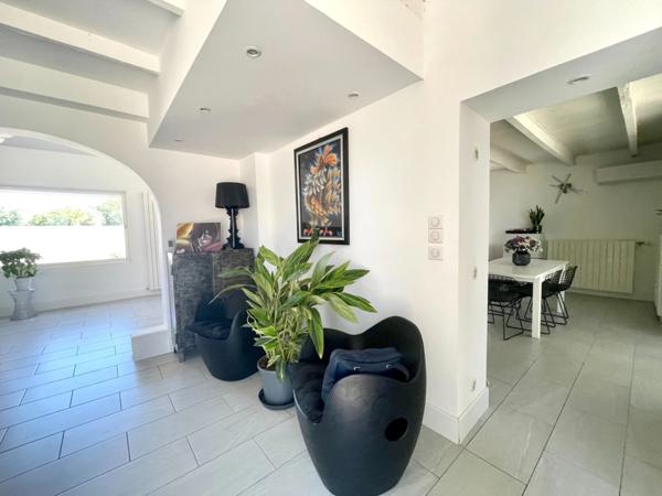 Coup de cœur en Camargue – Mas individuel rénové avec jardin paysager & piscine sans vis-à-vis