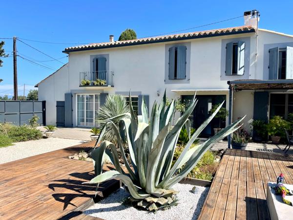 Coup de cœur en Camargue – Mas individuel rénové avec jardin paysager & piscine sans vis-à-vis