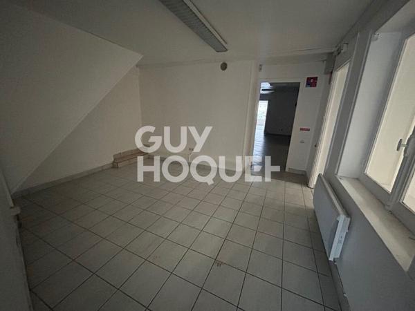 LOCAL COMMERCIAL DE 300 M² EN CENTRE-VILLE ! !!