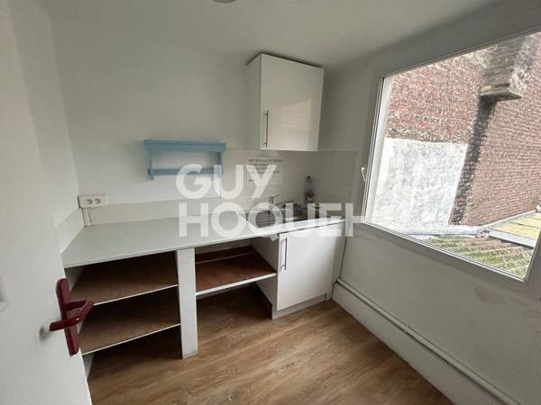 LOCAL COMMERCIAL DE 300 M² EN CENTRE-VILLE ! !!