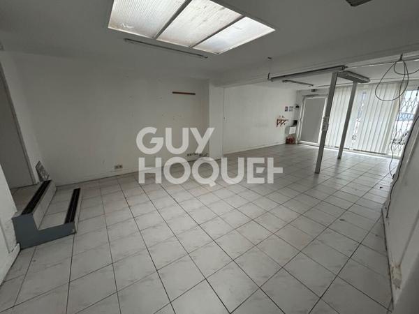 LOCAL COMMERCIAL DE 300 M² EN CENTRE-VILLE ! !!