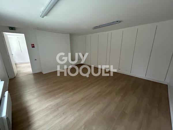 LOCAL COMMERCIAL DE 300 M² EN CENTRE-VILLE ! !!