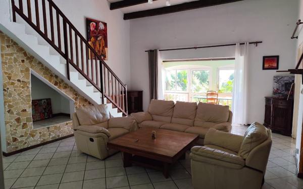 Maison à vendre    6 pièces •  Saint-Paul