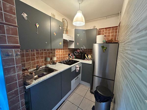 Appartement F2 à EPERNON gare à pied avec balcon parking et cave