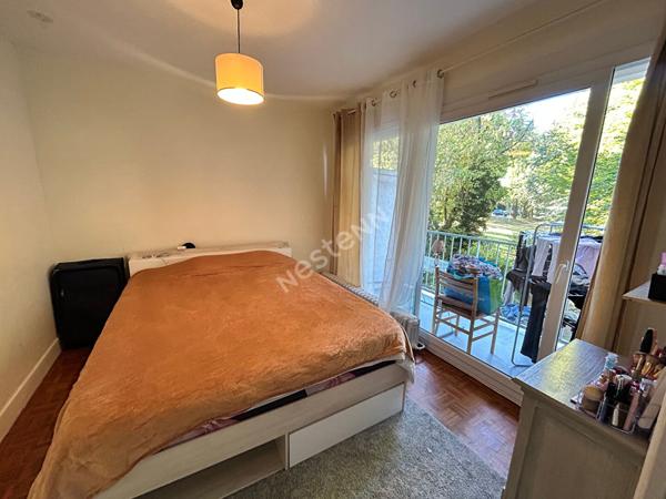 Appartement F2 à EPERNON gare à pied avec balcon parking et cave