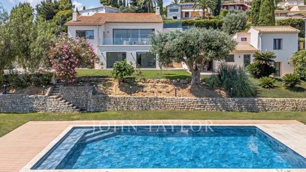 Villa rénovée vue mer - Proche Cannes