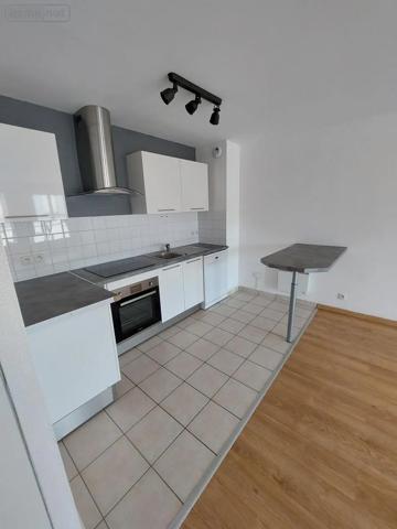 Location - Appartement Reims 51100 3 pièces 63 m 2