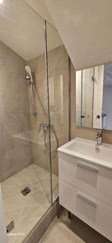 Cannes  Suquet, Maison individuelle divisée en 4 studios