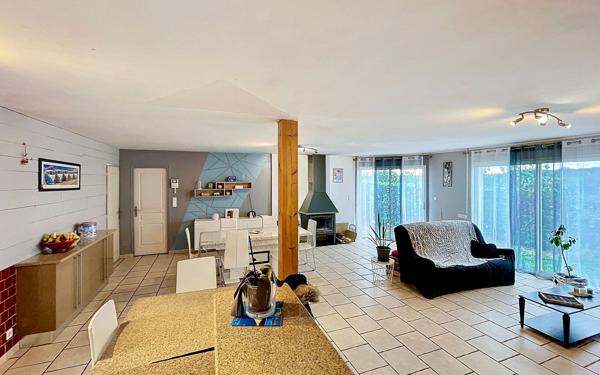 Maison à vendre    7 pièces •  Sainte-Féréole