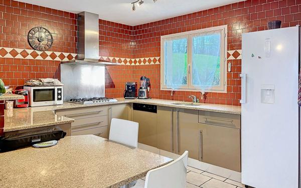 Maison à vendre    7 pièces •  Sainte-Féréole