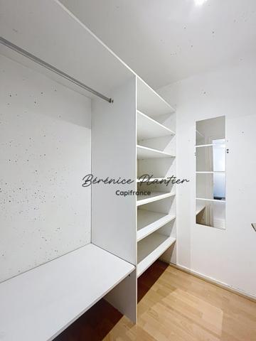 Appartement avec vue sur la piscine et le parc
