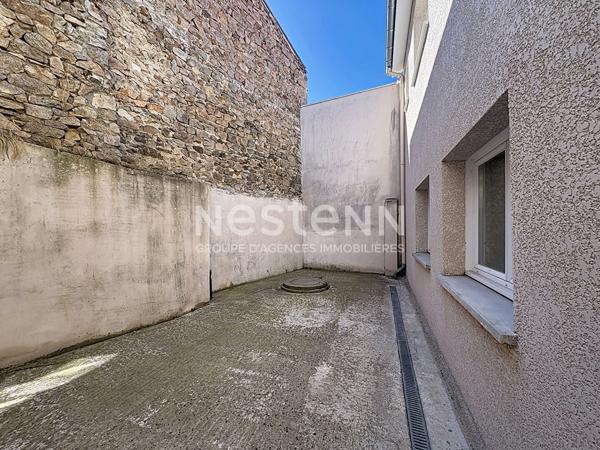 Local commercial d'environ 225 m² au coeur de Sainte-Sigolène