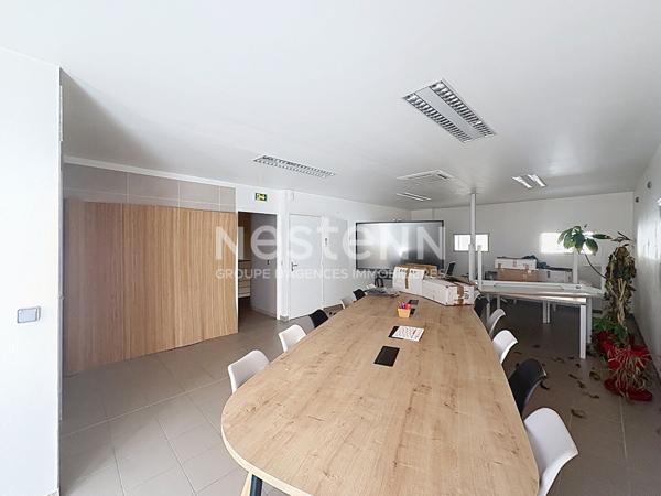 Local commercial d'environ 225 m² au coeur de Sainte-Sigolène