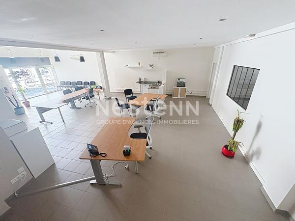 Local commercial d'environ 225 m² au coeur de Sainte-Sigolène