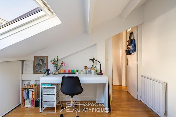 Duplex en dernier étage avec vue sur le beffroi de la mairie