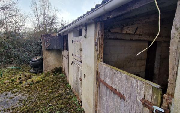 Maison à vendre    8 pièces •  Villebadin