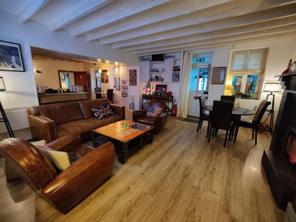 Maison Eguzon Chantome 11 pièce(s) 315 m2