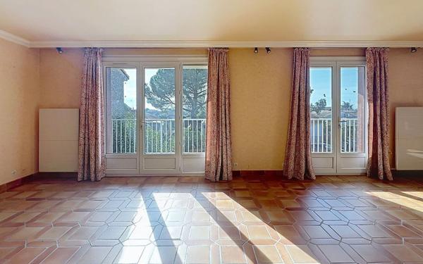 Maison à vendre    6 pièces •  Bourg-lès-Valence