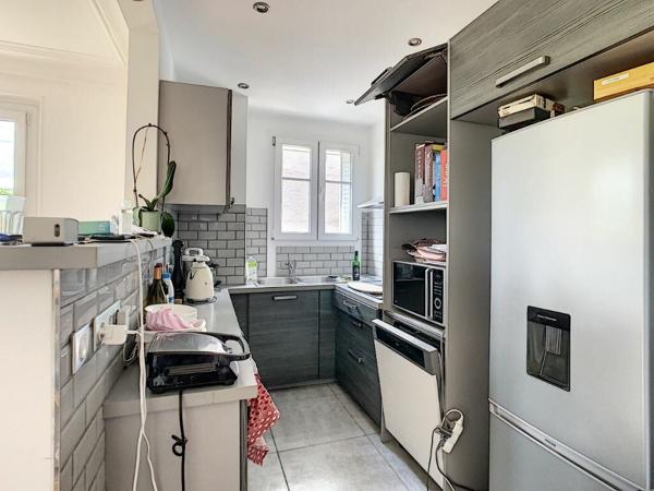 Appartement à louer    3 pièces • 61 m2 Joinville-le-Pont