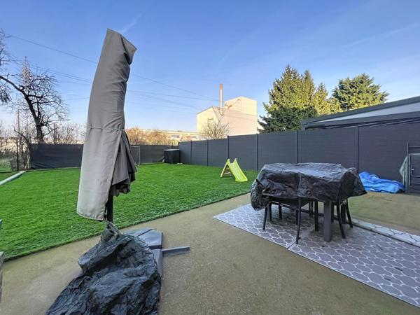 Coup de cœur assuré pour cette maison récente en fond d’impasse !!!