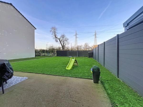 Coup de cœur assuré pour cette maison récente en fond d’impasse !!!