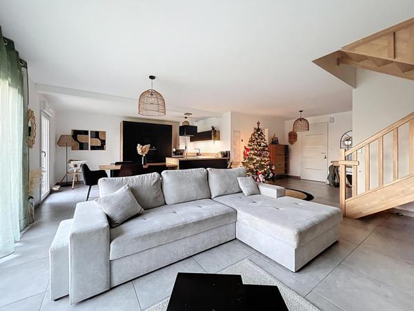 Coup de cœur assuré pour cette maison récente en fond d’impasse !!!