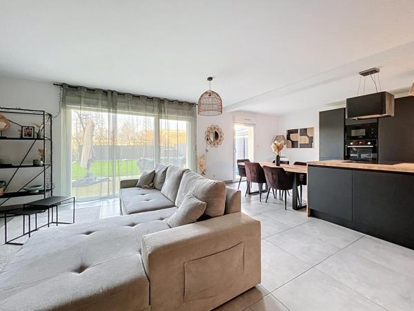 Coup de cœur assuré pour cette maison récente en fond d’impasse !!!