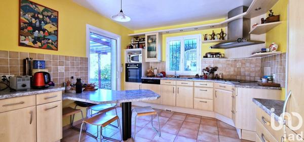 Maison à vendre 6 pièces 203 m² Le Beausset