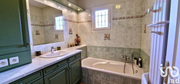 Maison à vendre 6 pièces 203 m² Le Beausset