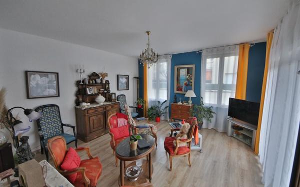 Maison à vendre    4 pièces •  Étampes-sur-Marne