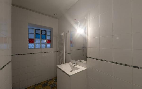 Appartement à louer    4 pièces •  Meynes