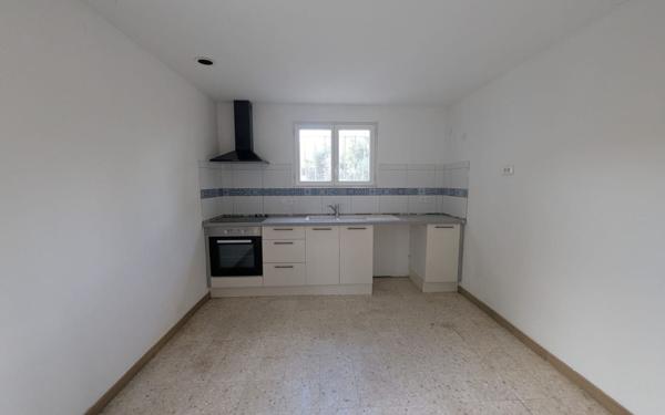 Appartement à louer    4 pièces •  Meynes