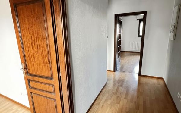 Appartement à louer    3 pièces • 49 m2 Souffelweyersheim