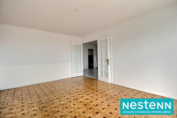 Appartement Meyzieu Grand Large 5 pièces -3 chambres - dernier étage d'une copro sécurisé - stationnement facile
