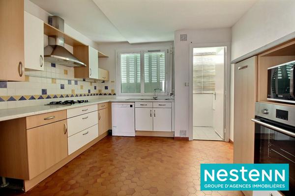 Appartement Meyzieu Grand Large 5 pièces -3 chambres - dernier étage d'une copro sécurisé - stationnement facile