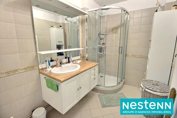 Appartement Meyzieu Grand Large 5 pièces -3 chambres - dernier étage d'une copro sécurisé - stationnement facile