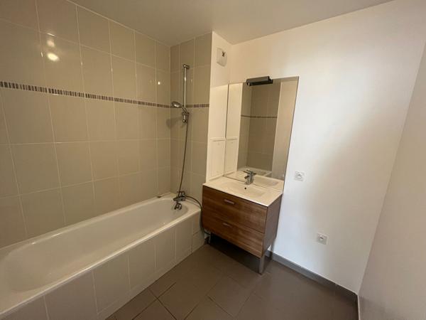 Appartement Cergy 3 pièces 57.73 m2 + Parking