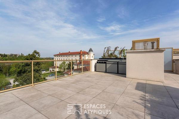 Rooftop et double terrasses avec vue imprenable à Caluire