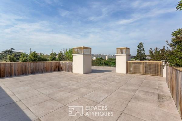Rooftop et double terrasses avec vue imprenable à Caluire