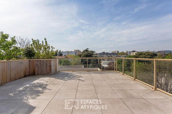 Rooftop et double terrasses avec vue imprenable à Caluire