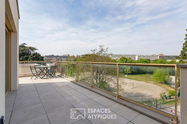 Rooftop et double terrasses avec vue imprenable à Caluire