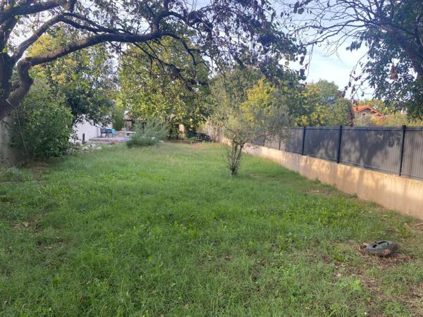 Bollène (84500) Grand et bel ensemble immobilier avec garage et terrain de 901 m2