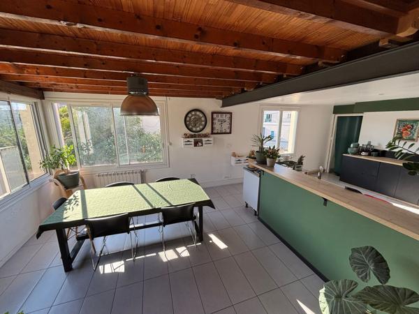 Bollène (84500) Grand et bel ensemble immobilier avec garage et terrain de 901 m2