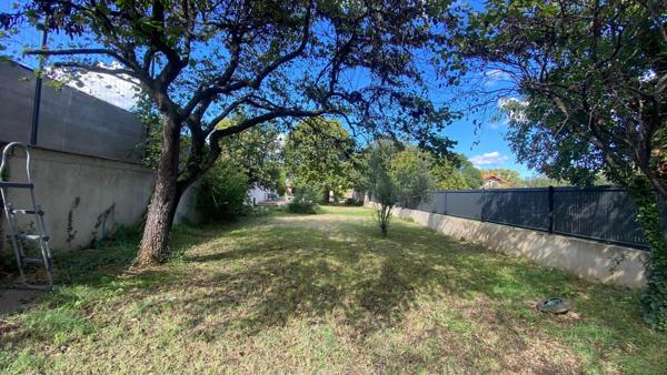 Bollène (84500) Grand et bel ensemble immobilier avec garage et terrain de 901 m2