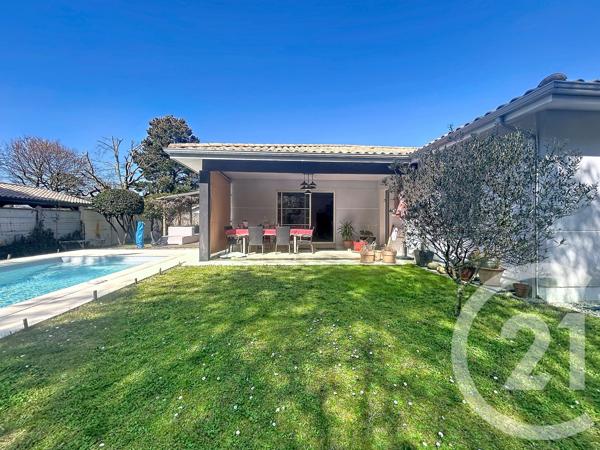 Maison à vendre  4 pièces - 136,13 m 2   GUJAN MESTRAS  - 33