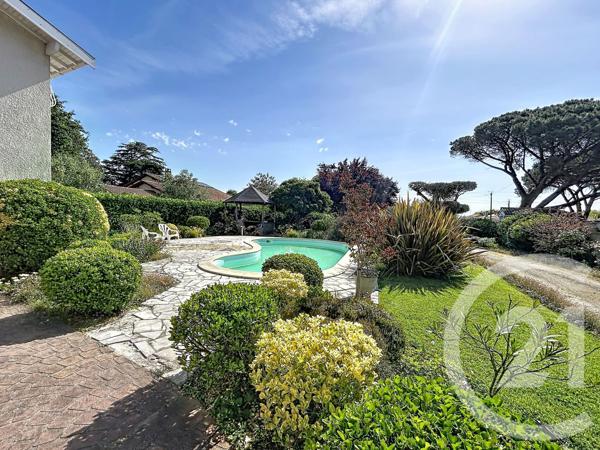 Maison à vendre  4 pièces - 136,13 m 2   GUJAN MESTRAS  - 33