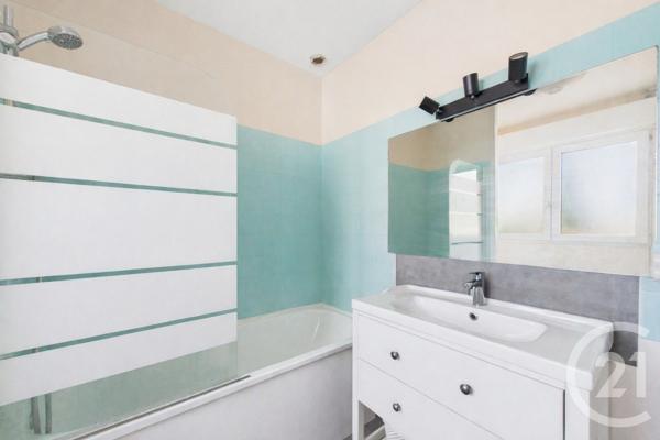 Maison à vendre  4 pièces - 86 m 2   EYSINES  - 33