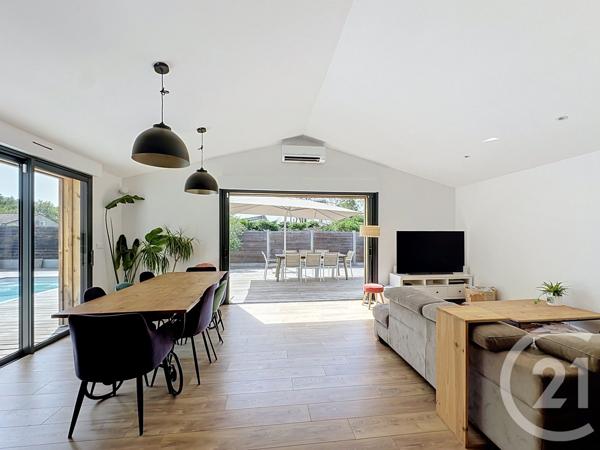 Maison à vendre  4 pièces - 101,20 m 2   GUJAN MESTRAS  - 33