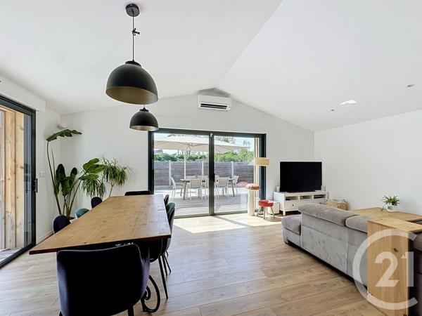 Maison à vendre  4 pièces - 101,20 m 2   GUJAN MESTRAS  - 33