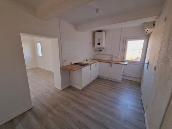 Carpentras (84200) Beau T2 renta 10% rénové avec vue